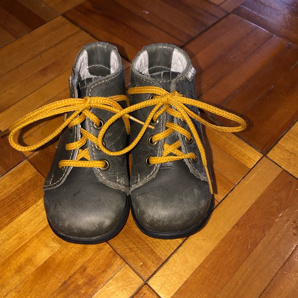 Sporty Gray and Yellow Ankle leather Boots